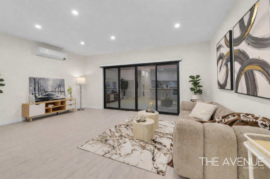 8 Nemesia Lane, Clyde, VIC 3978