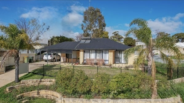 8 Freind Pl, Northam, WA 6401