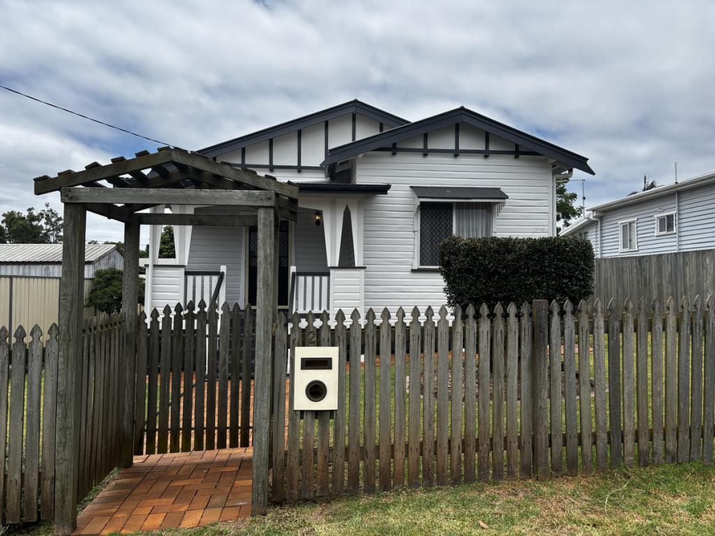 2 CLARK ST, SOUTH TOOWOOMBA, QLD 4350