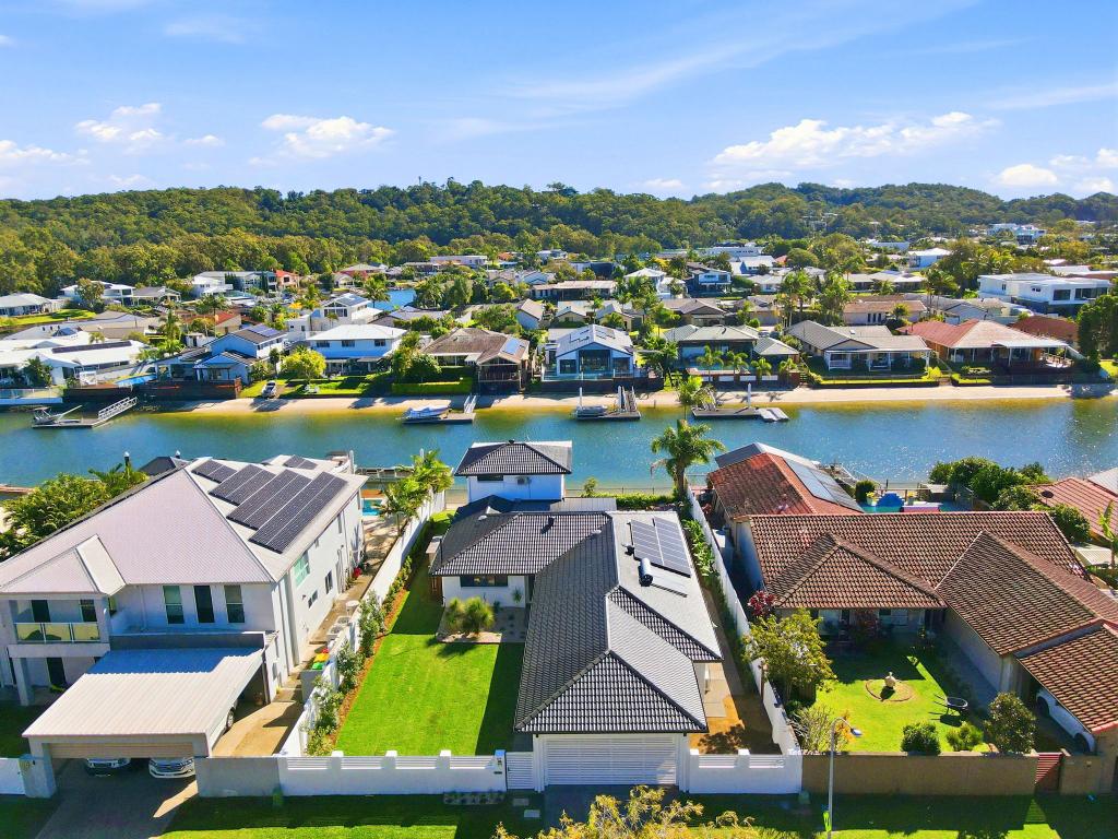 64 Melaleuca Dr, Palm Beach, QLD 4221