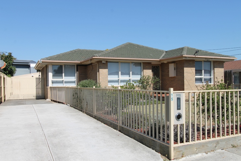 15 Gladstone St, Thomastown, VIC 3074