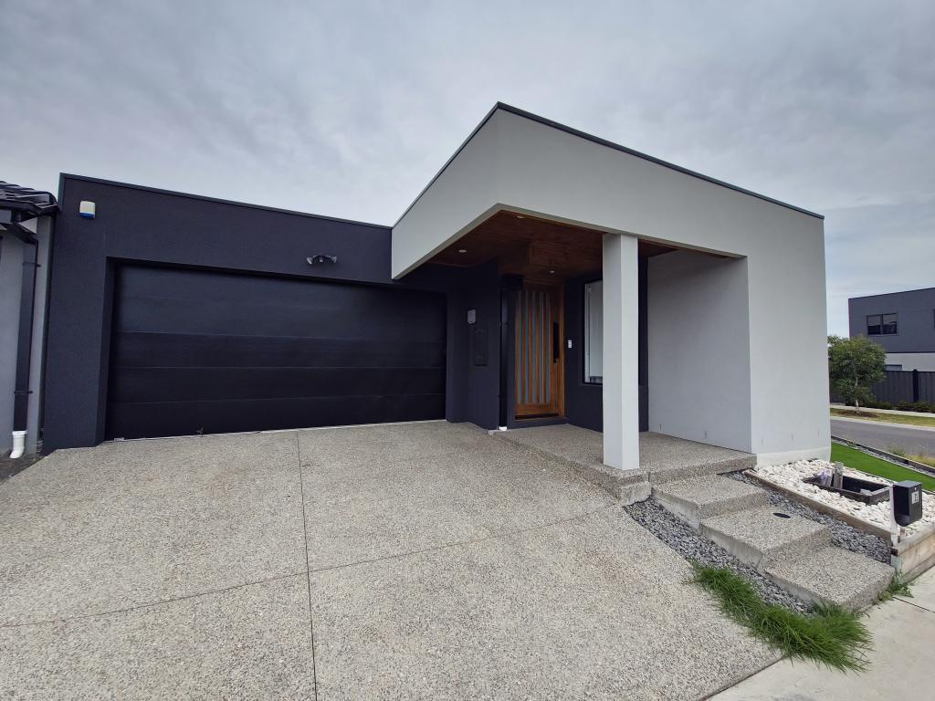 33 SUMAR DR, CRAIGIEBURN, VIC 3064