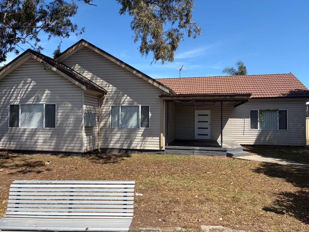462 THE HORSLEY DR, FAIRFIELD EAST, NSW 2165