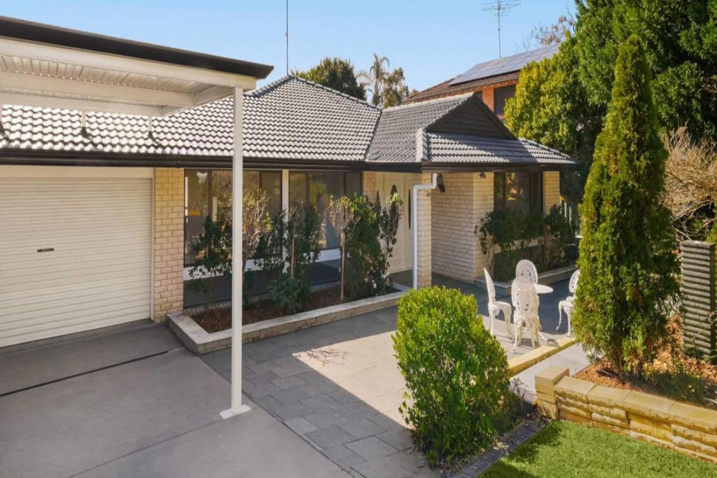 20 Griffiths Ave, Camden South, NSW 2570
