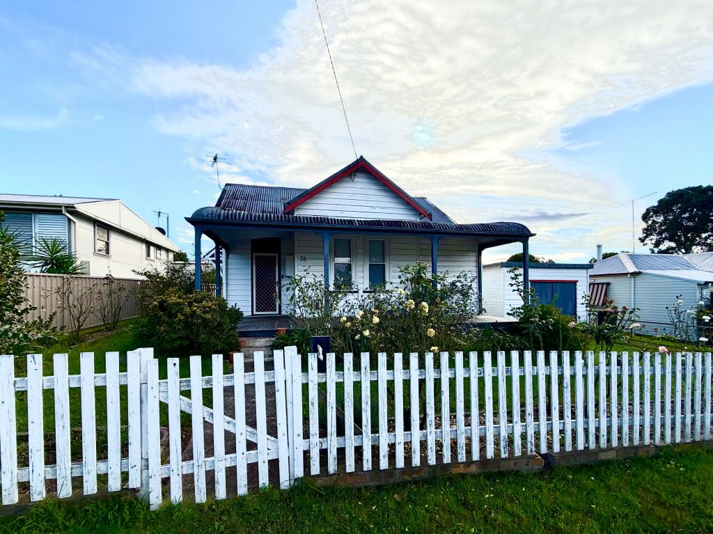 74 Denison St, Gloucester, NSW 2422