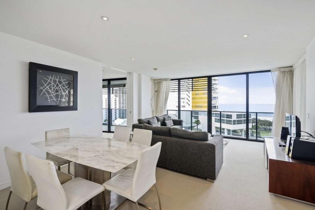 1 Oracle Bvd, Broadbeach, QLD 4218