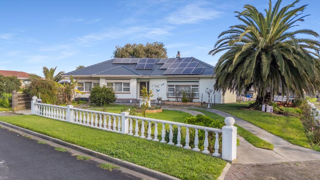 16 Cassells St, Millicent, SA 5280