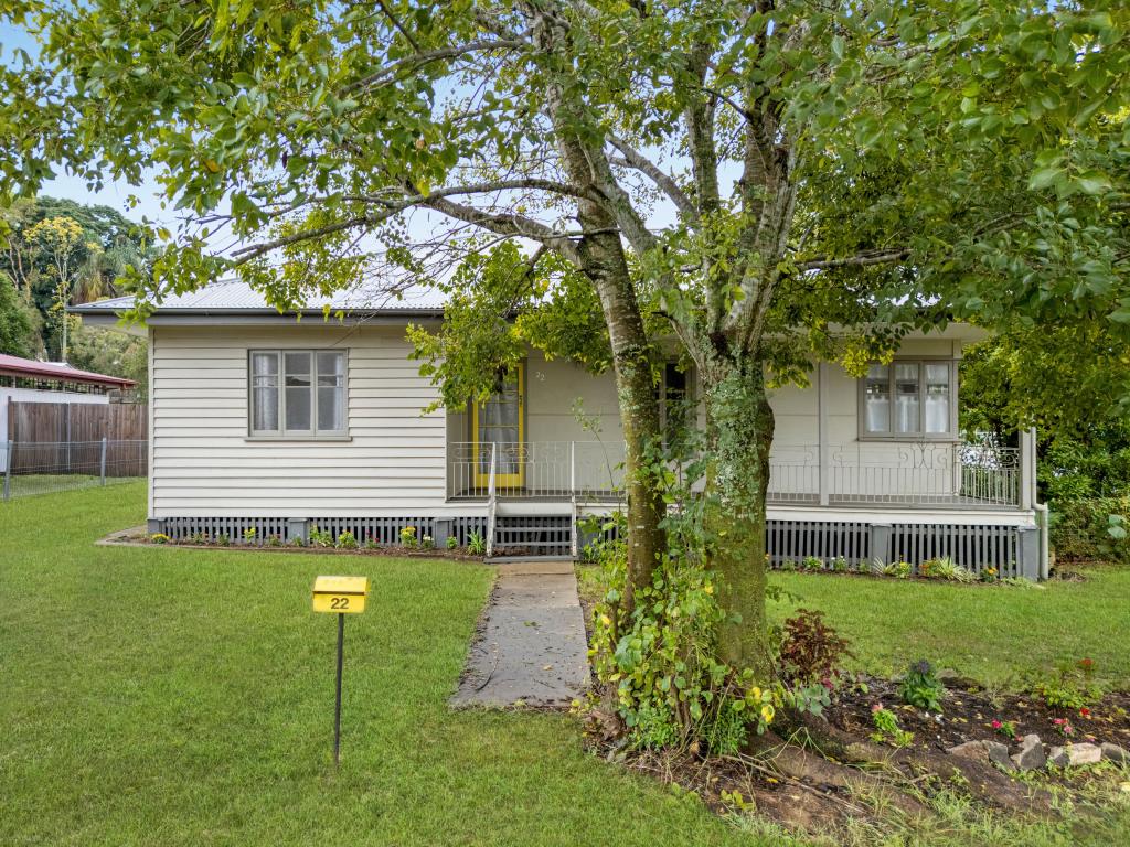 22 Gomer St, Booval, QLD 4304