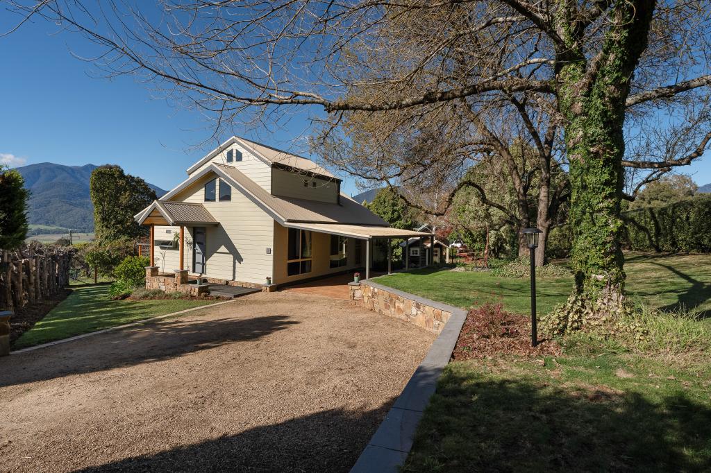 2 Allamar Ct, Tawonga South, VIC 3698