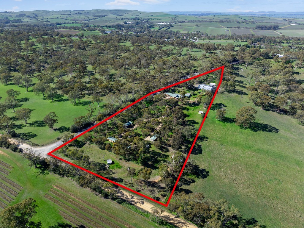 18 Popes Hill Rd, Watervale, SA 5452