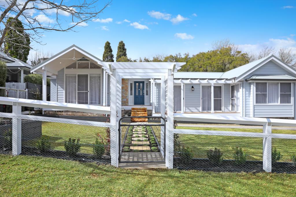 2 Wheen Cl, Bowral, NSW 2576