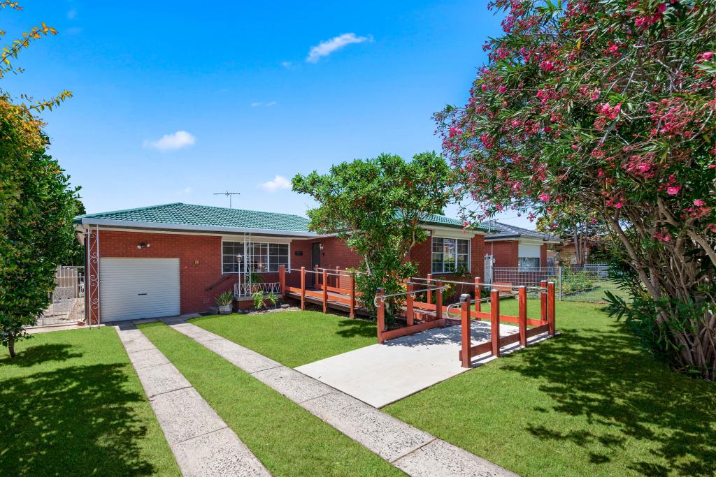 18 ALICE ST, MACQUARIE FIELDS, NSW 2564