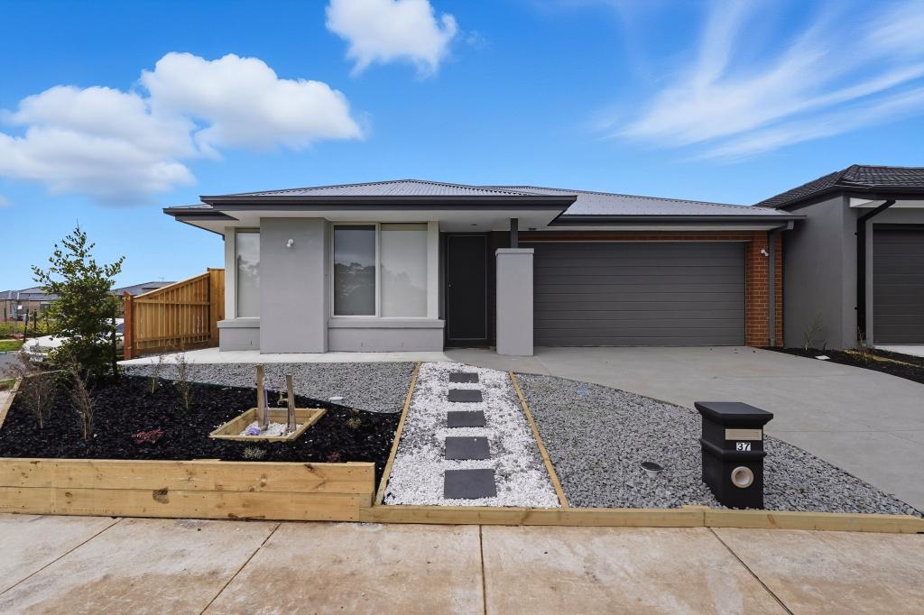 37 Pennings Rd, Wyndham Vale, VIC 3024