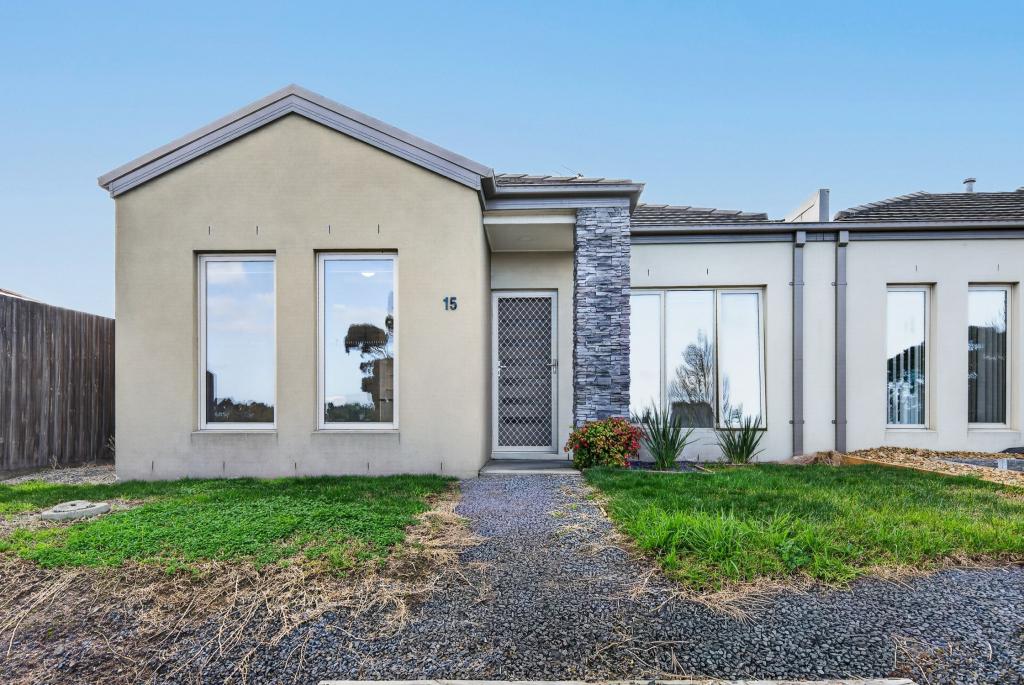 15 Mcclenaghan Pl, Pakenham, VIC 3810