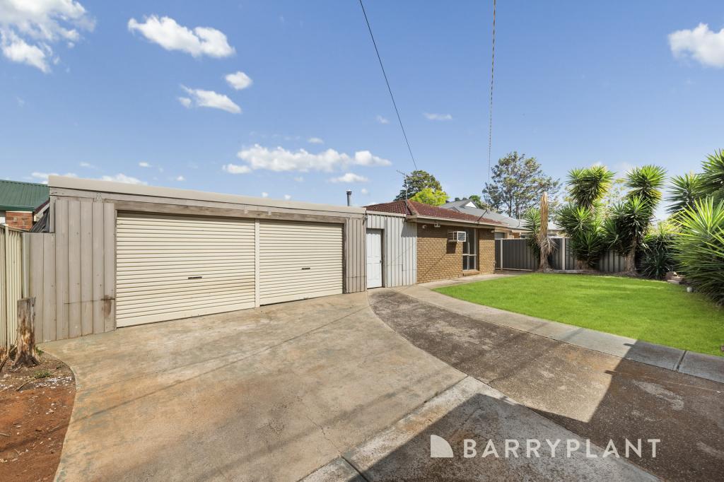 5 Stewart Cres, Rockbank, VIC 3335