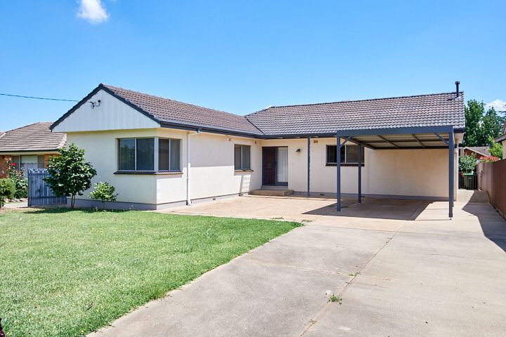 27 Anne St, Tolland, NSW 2650