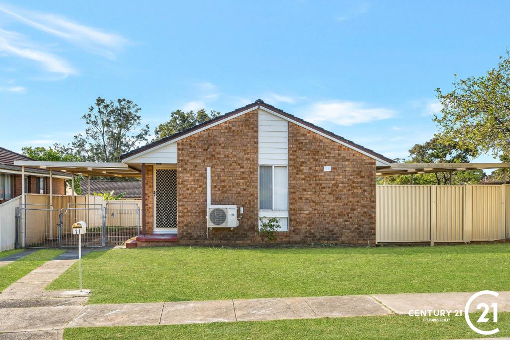 11 Glenfern Cres, Bossley Park, NSW 2176