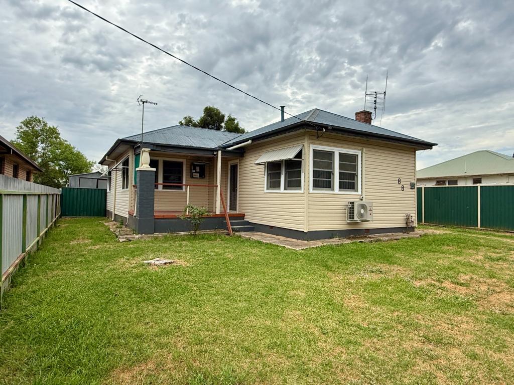 88 Maxwell St, Wellington, NSW 2820