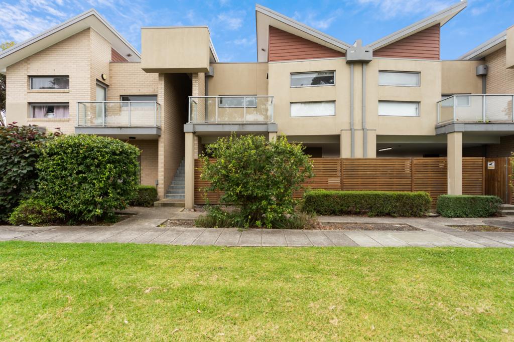 9 HINTERLAND CL, LYNBROOK, VIC 3975