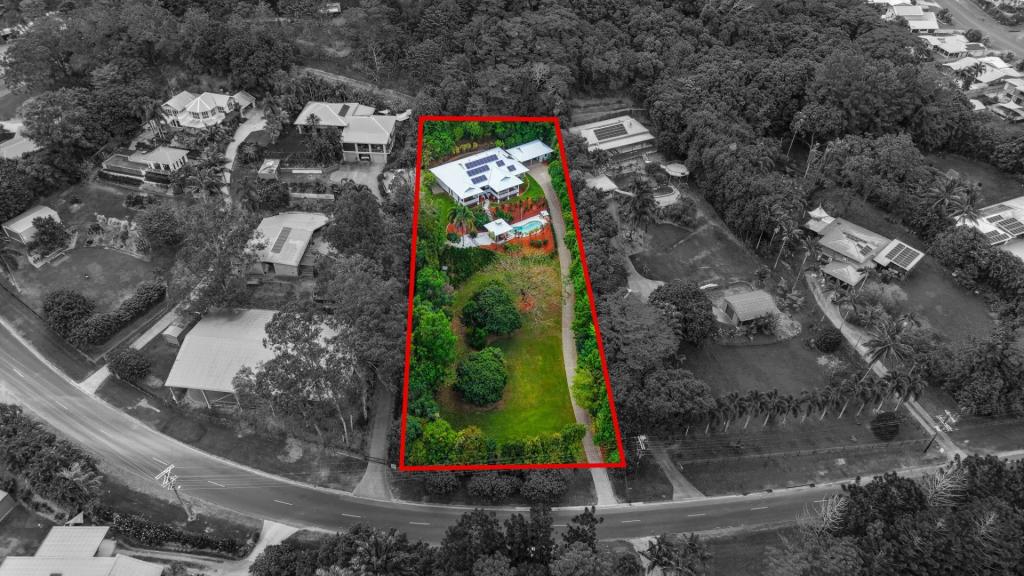 135-137 Harvey Rd, Redlynch, QLD 4870