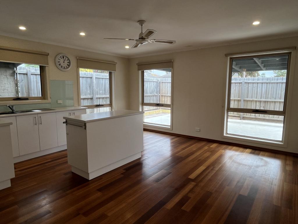 1/24 CORNTHWAITE CRES, LEOPOLD, VIC 3224