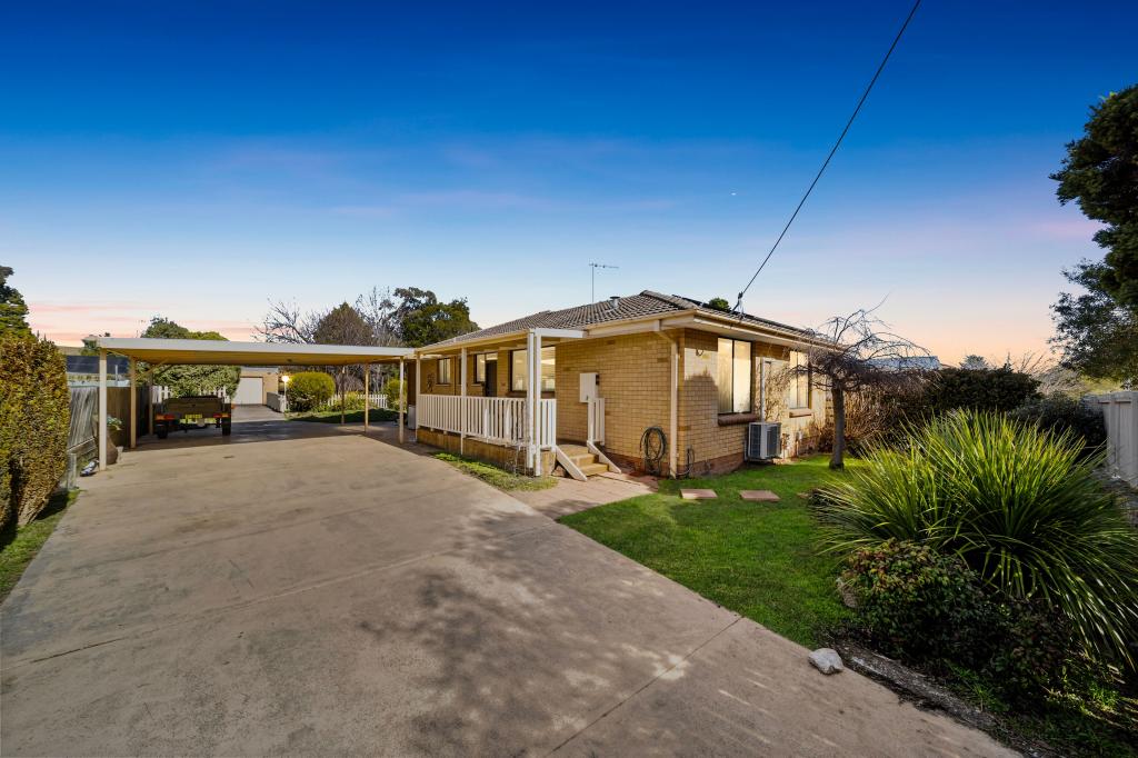 14 ELIZABETH CRES, QUEANBEYAN EAST, NSW 2620