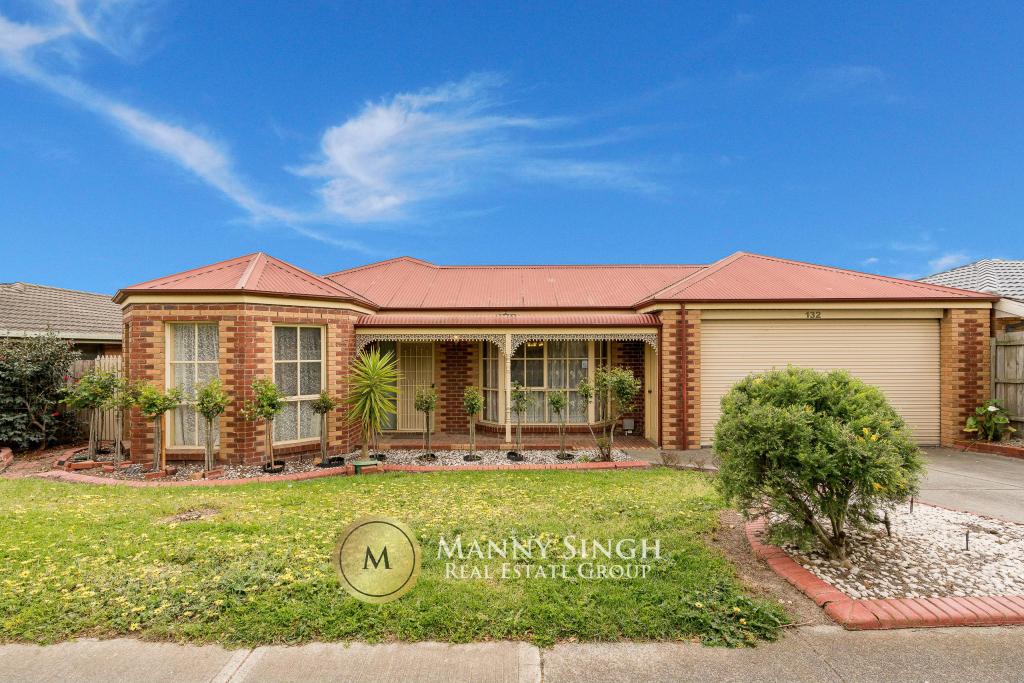 132 LAWLESS DR, CRANBOURNE NORTH, VIC 3977