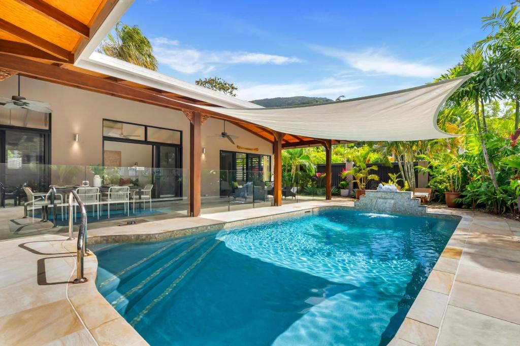 84 Cedar Rd, Palm Cove, QLD 4879