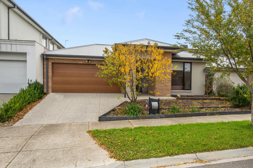 3 Luster Cct, Greenvale, VIC 3059