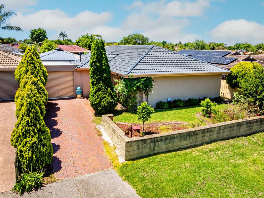 8 Fosters Ct, Cranbourne North, VIC 3977