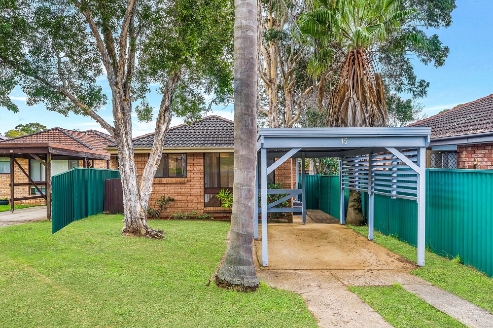 15 Knotwood Ave, Macquarie Fields, NSW 2564