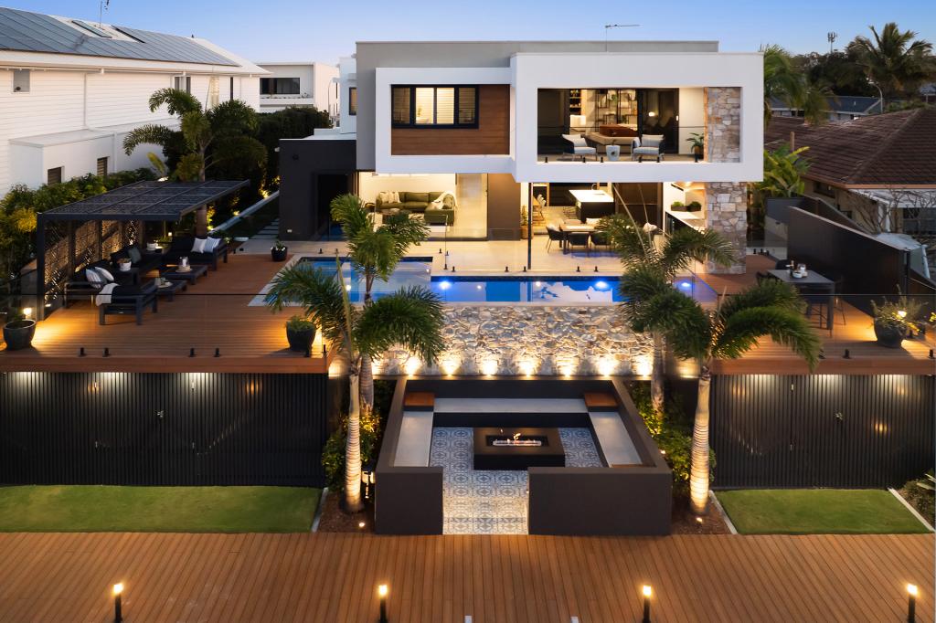 20 Sundowner Ct, Mermaid Waters, QLD 4218