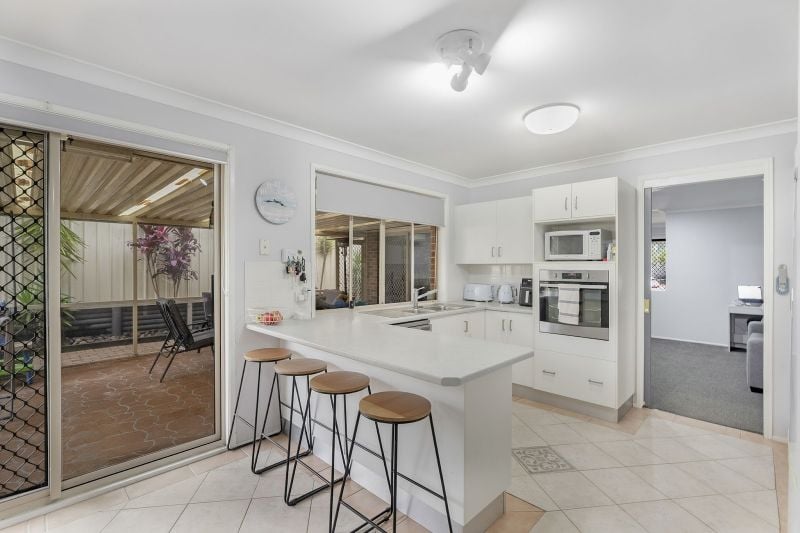 10 Timbara Cres, Blue Haven, NSW 2262