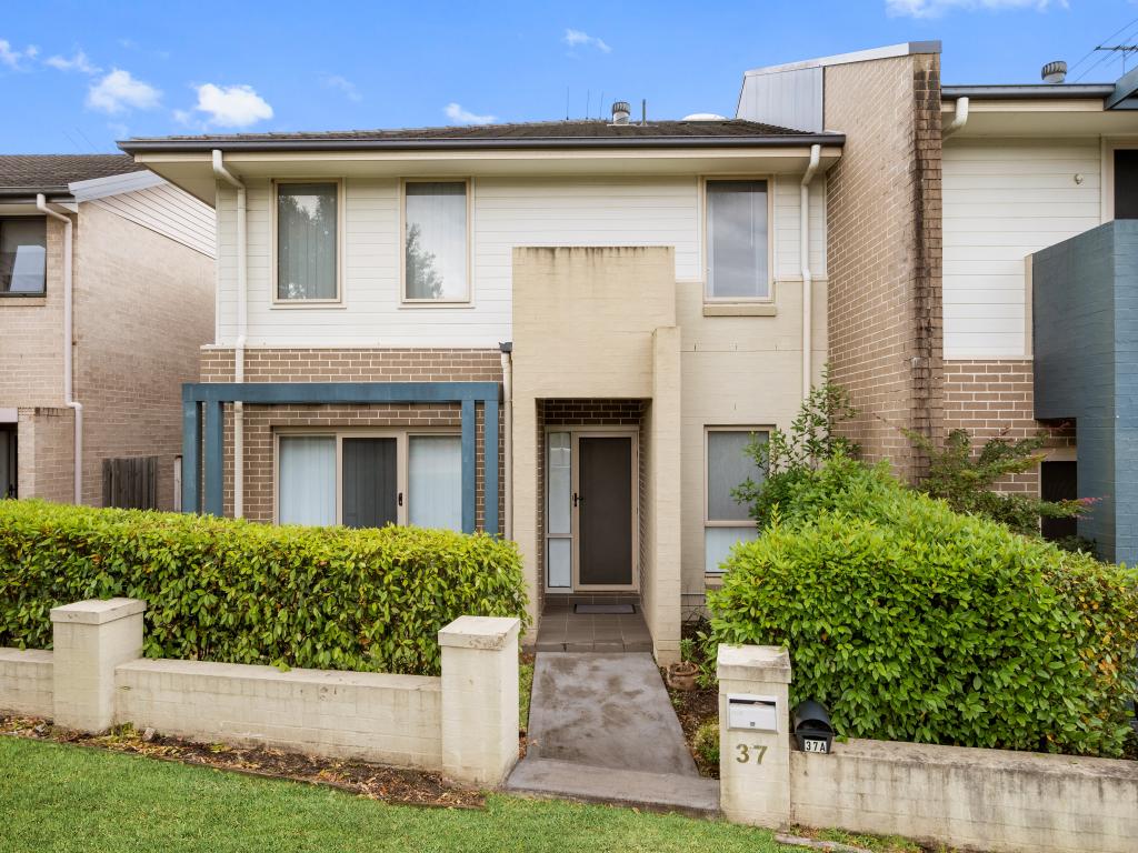 37 Stowe Ave, Campbelltown, NSW 2560