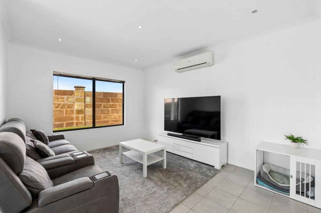 10/14 WALLANGARRA RD, CARRAMAR, WA 6031