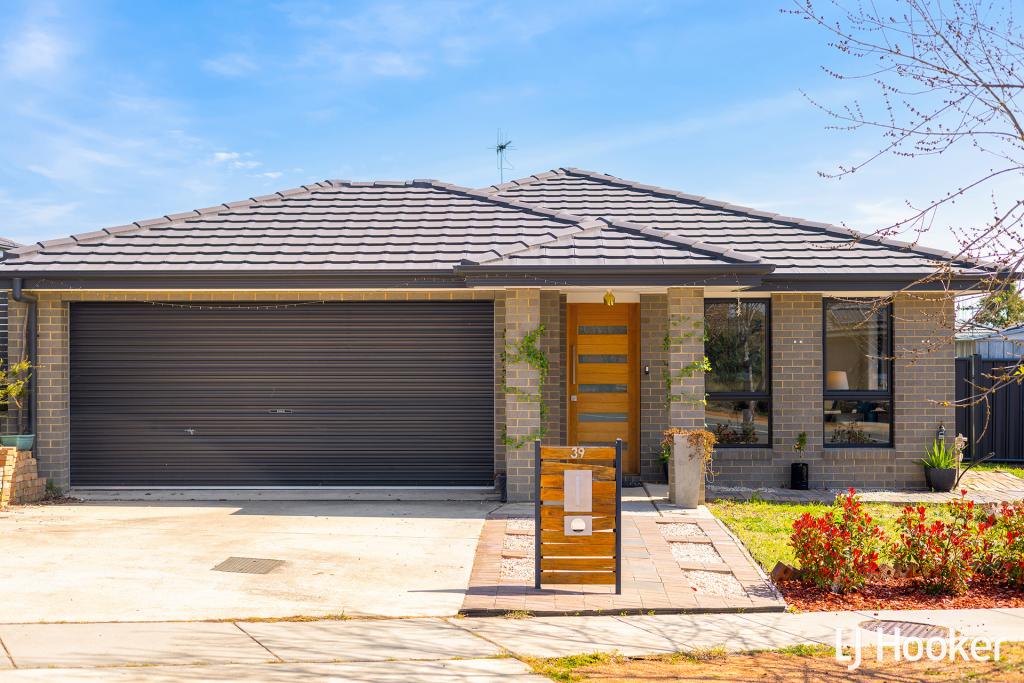 39 Carman Loop, Macgregor, ACT 2615