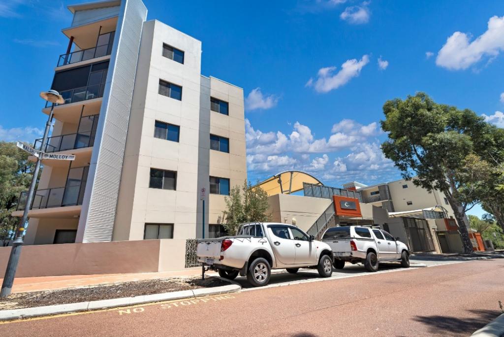 55/2 Molloy Prom, Joondalup, WA 6027