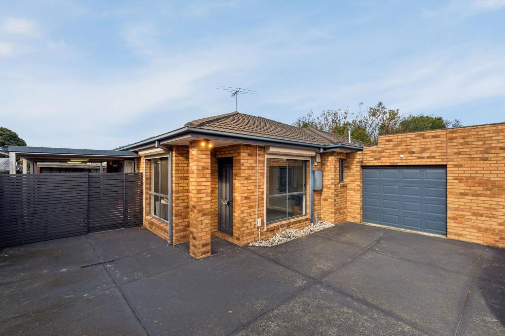 2/128 Boldrewood Pde, Reservoir, VIC 3073