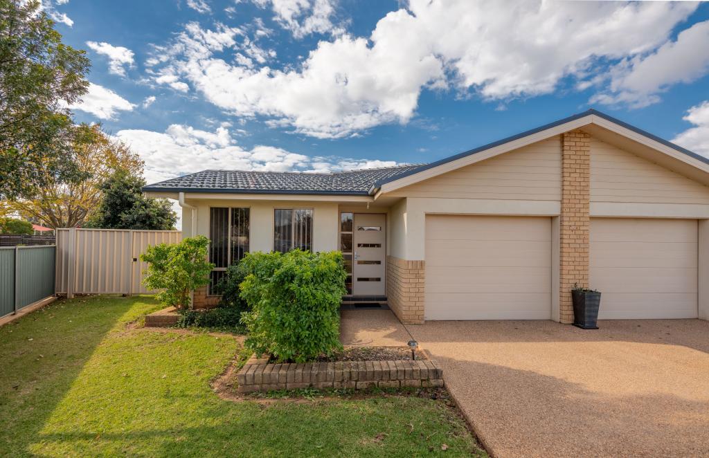 8a Mcmillan Pl, Forbes, NSW 2871