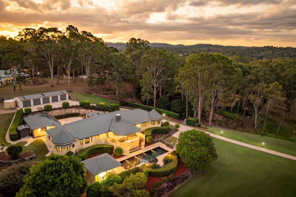 20 Kintyre St, Brookfield, QLD 4069