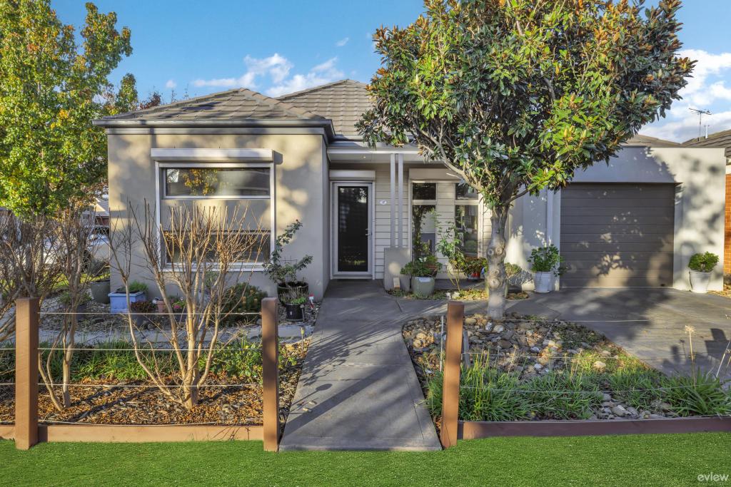 17 SARTON LINK, PAKENHAM, VIC 3810