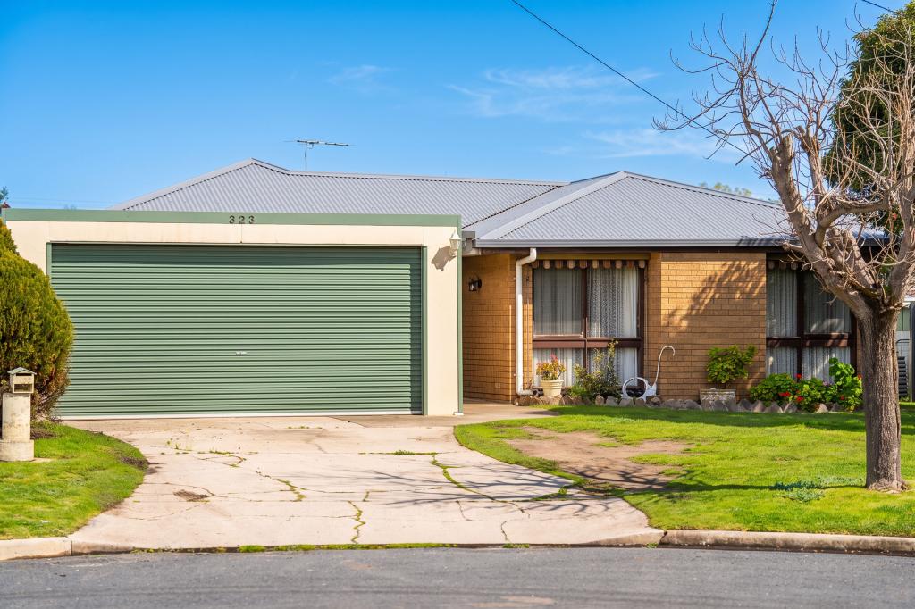 323 Mark Cres, Lavington, NSW 2641