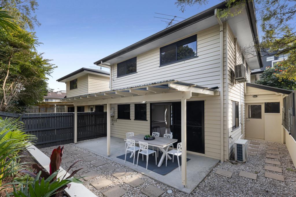 2/9 Curwen Tce, Chermside, QLD 4032