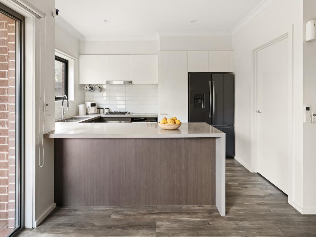 4 Gordal Ct, Lynbrook, VIC 3975