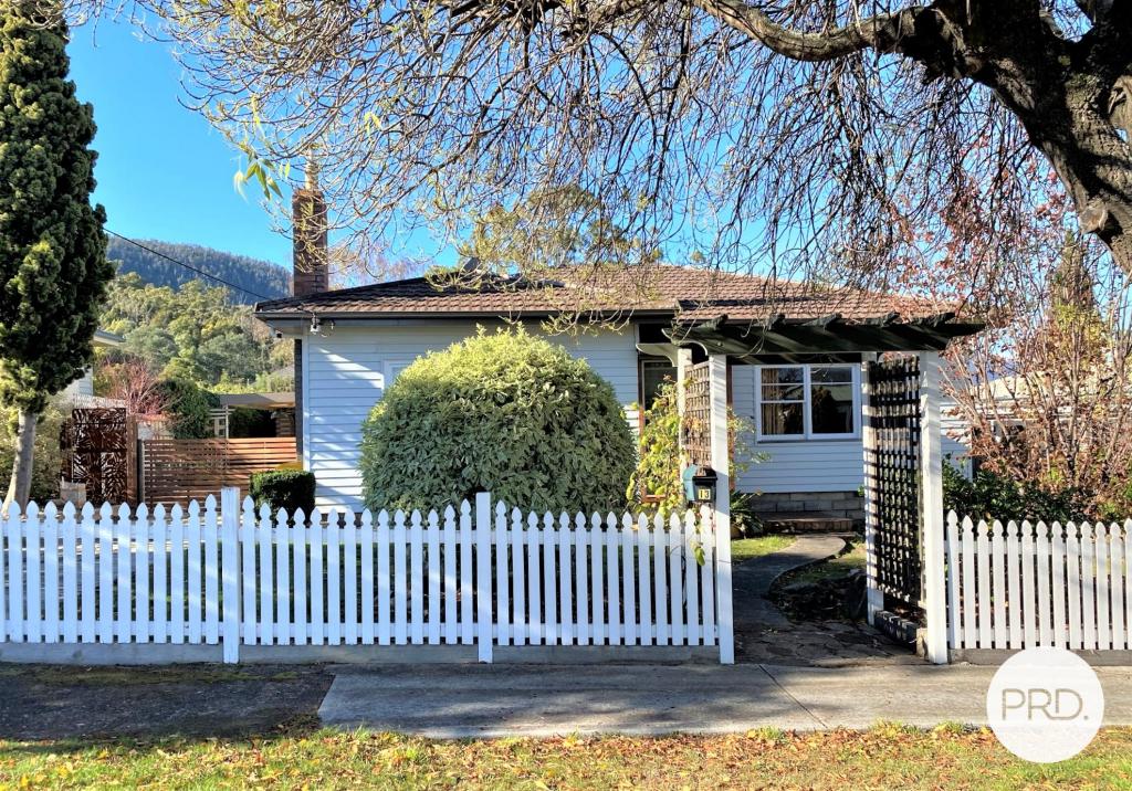 13 SEVENTH AVE, NEW NORFOLK, TAS 7140