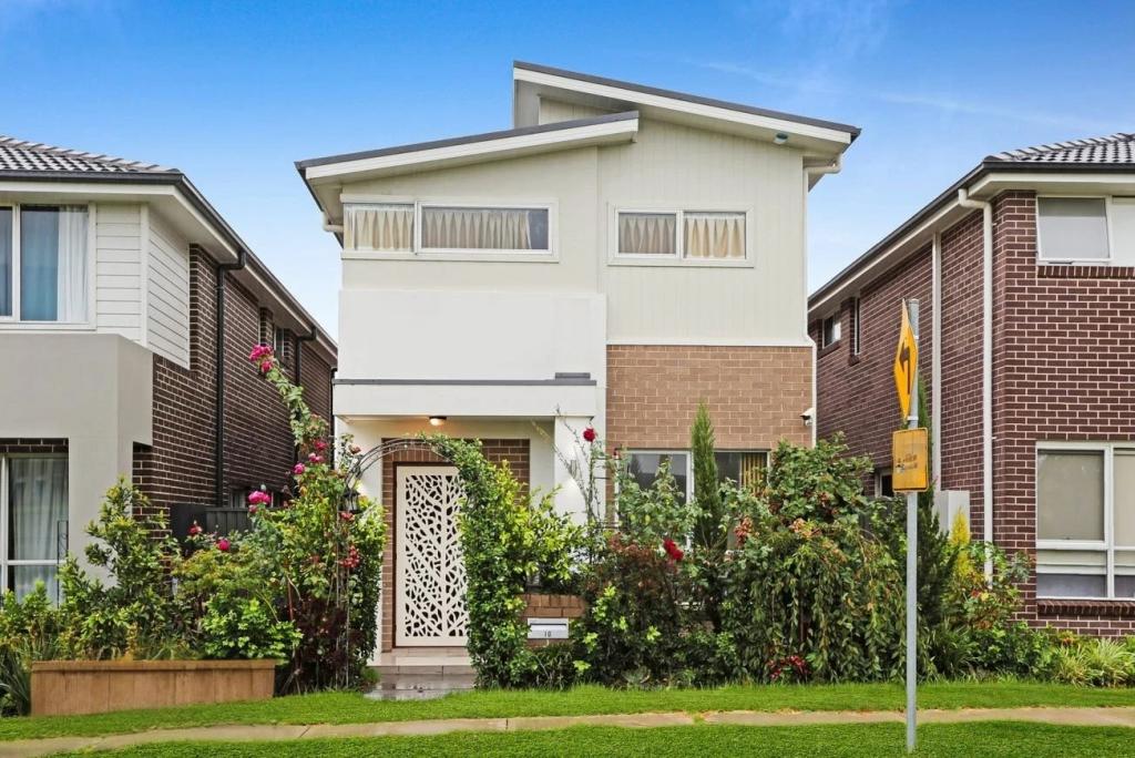 10 Winter St, Denham Court, NSW 2565