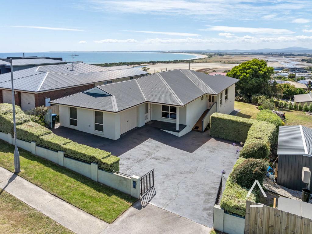 11 Flinders Lane, Bridport, TAS 7262