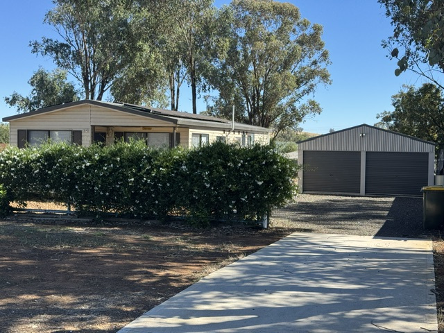 46 Belmore St, Woodstock, NSW 2793