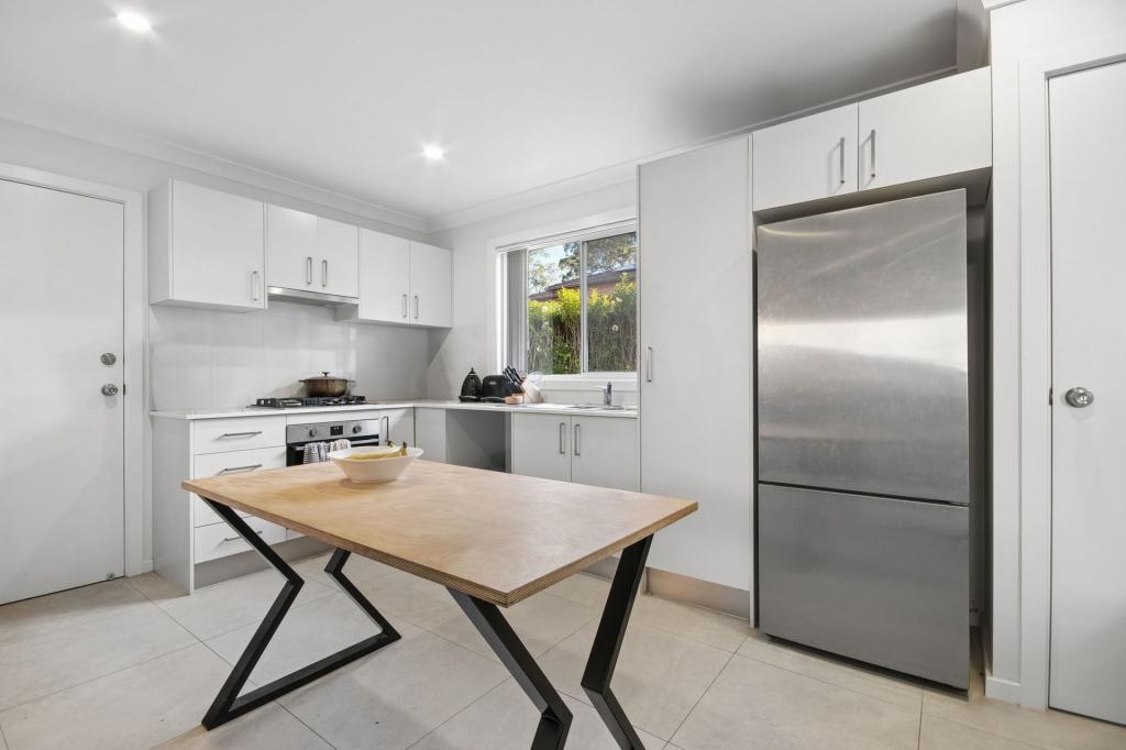 FLAT @/4 CORNISH AVE, BEACON HILL, NSW 2100