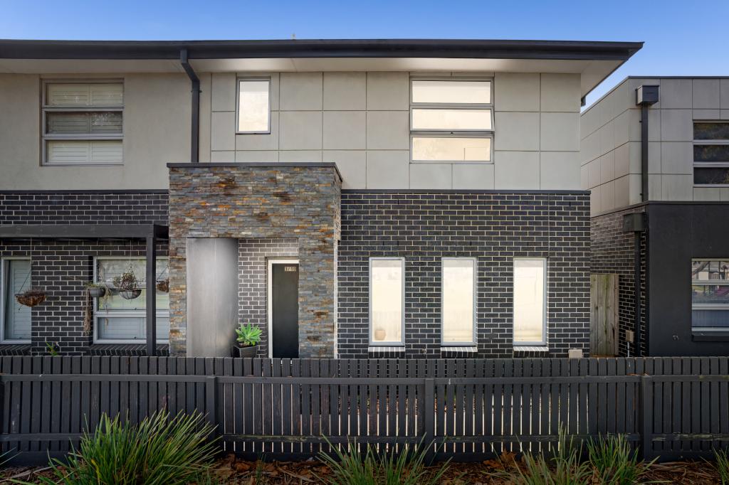 3/10 DOMAIN DR, HILLSIDE, VIC 3037